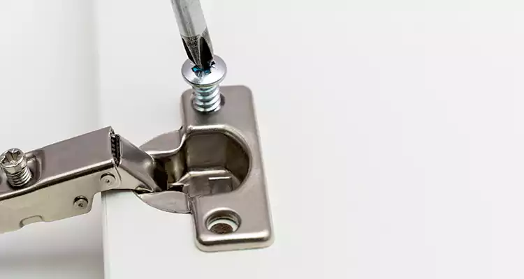 Screen Door Hinge Repair in Palm Coast, FL