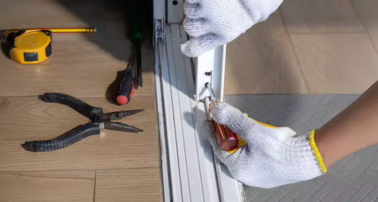 Screen Door Wheel Replacement in Palm Coast, FL