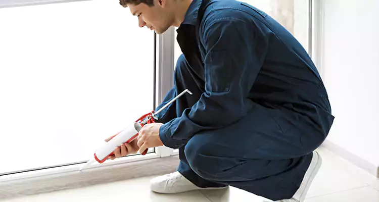 Window Glass Caulk Repair in Palm Coast, FL