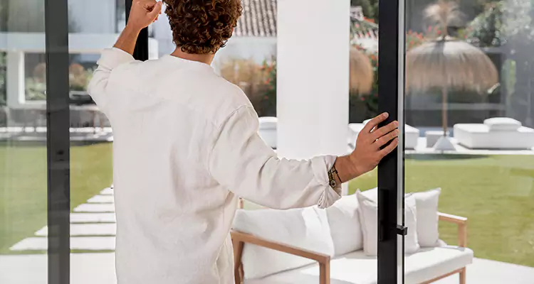 Sliding Screen Door Maintenance for Closing Issues in Palm Coast, FL